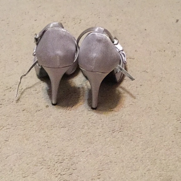 Heels - Picture 3 of 3